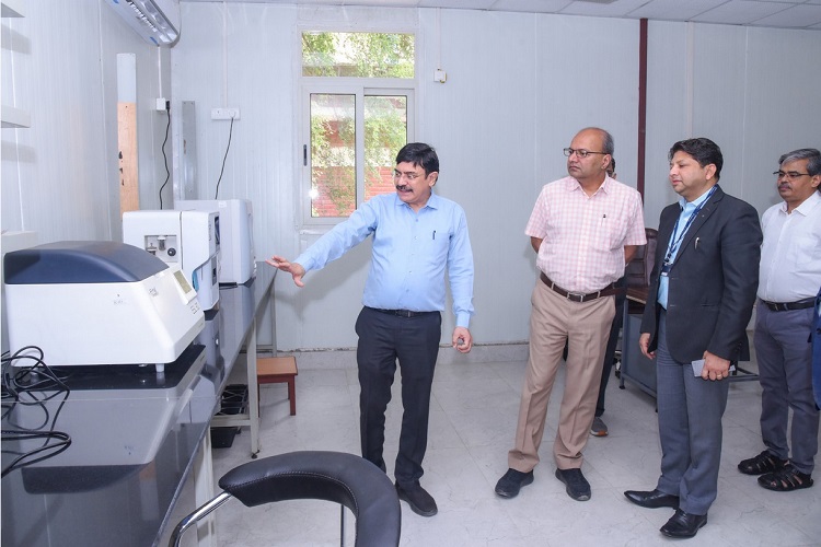 एडवांस डाइग्नोस्टिक सेंटर