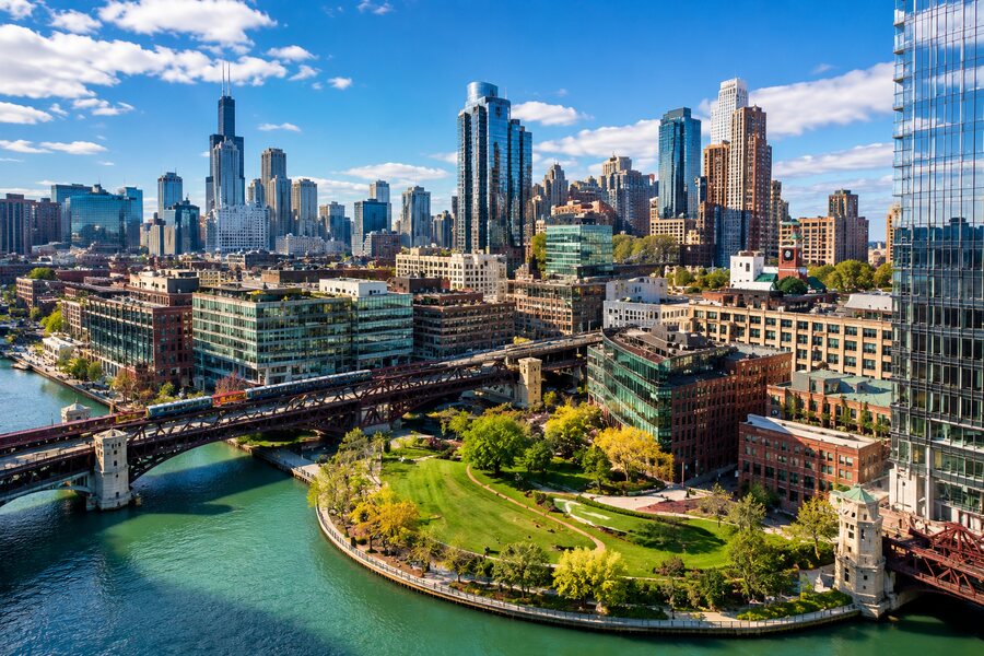 Chicago skyline and river