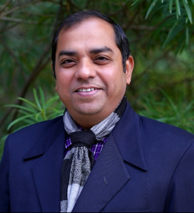 Portrait of Prof. Amey Karkare, Dean of Resources and Alumni