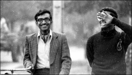 A group of men laughing

AI-generated content may be incorrect.